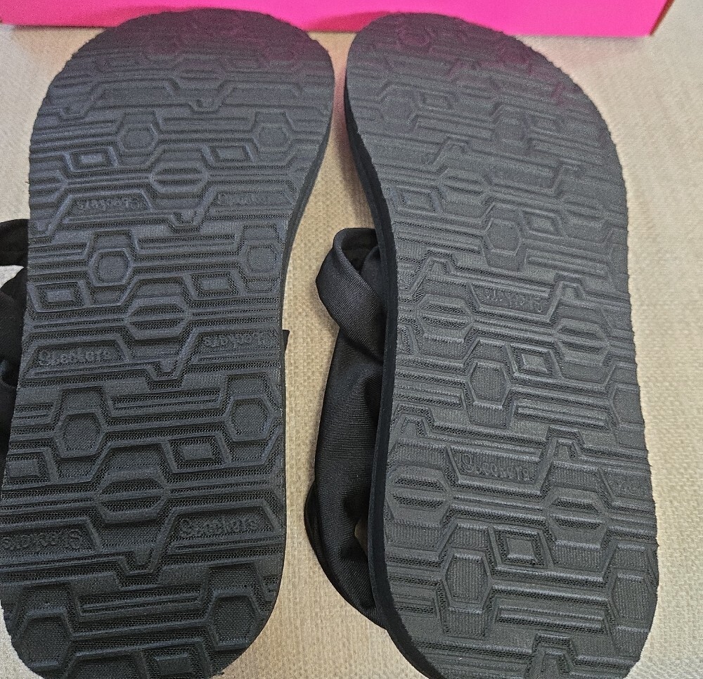 Skechers Black Women’s Yoga Foam Wrap Toe-Post Sandals - Picture 2 of 3